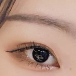 나 <b>이날</b> 눈화장 좀 잘했지