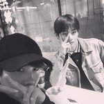 뷔는 <b>형들</b>이랑