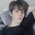 김우석 <b>지인</b>짜 잘생겼다........
