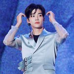<b>텐션</b> 올려주는 男돌의 비주얼