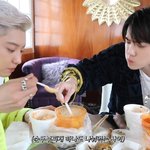 [EXO] 오세훈 왜 자기꺼 안먹고 <b>형아</b>꺼 먹음?ㅋㅋㅋㅋ