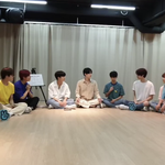 [엑스원] <b>브이</b>앱 돌려보다가 발견한건데 조카 스윗하네...