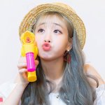 예쁘고 반짝거리는 <b>여</b><b>돌</b>