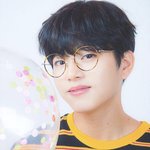 [프듀X] <b>진우</b>는 잘생겨지는게 눈에 보이네