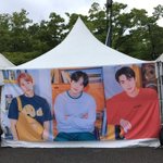 [EXO] 몰랐는데 첫주랑 현수막이 바꼈구나