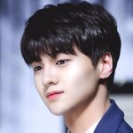[NCT] <b>차준호</b> 턱선봐; 당근도 썰듯;