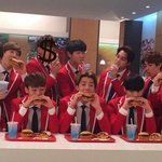 [EXO] 새삼 슴에 아이돌 죵나 많다고 느낀점