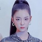 <b>리아</b> 약간 장재인 느낌 있지 않아?