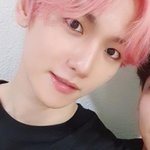 [EXO] 사랑빛 친구랑 찍은 사진이라는데 <b>온도</b>차봐ㅋㅋ