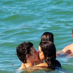 [모두드루와] 와 션<b>멘데스</b>랑 카밀라 뉴 목결짤 떴네