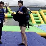 [방탄소년단] 아니 다리 진짜 길어.... 종이리 <b>이메</b>다....