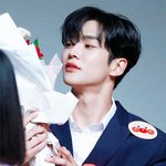한 뼘 <b>거리</b>에서 보고 싶은 男돌