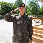 [댓글부탁해] 오늘 <b>일병</b>으로 진급한 아이돌들