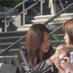 [댓글부탁해] 피부색 하얀 것도 까만 것도 아닌데 <b>머리색</b>