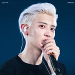 [EXO] 찬열이 이번에 인이어 바꾼거 넘 이뻐