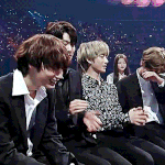 [TXT사진] 투모로우바이투게더 첫신인상 축하해!