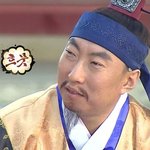 지금 약간 옛날 <b>새벽판</b>같다