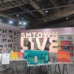 [모두드루와] SM 일본 굿즈샵 샤이니 <b>물량</b>이 제일 많네