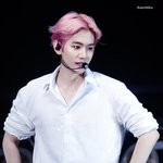 [EXO] <b>평범</b>한 셔츠 하나 걸쳤는데 섹시한 백현이