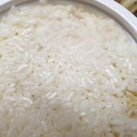 방금 뜯은 햇반에 허옇게 곰팡이가ㅠㅠ