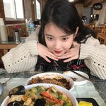 얘들아 <b>피부결</b> 거친 거 어캄;;;