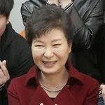 [이것좀봐줘] 손가락 하트도 제대로 못하는 박근혜 ㅉㅉ