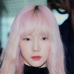 자꾸만 끌리는 <b>냉소</b>적 비주얼