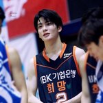 멀리서 보고 번호따러왔다가 <b>옆</b>에 <b>남친</b>보고