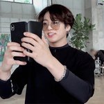 <b>정국</b>이 쓰는 폰케봐