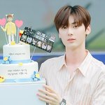 생일맞이 <b>버스킹</b> 한 남돌