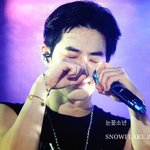 [EXO] 준면이 이 <b>포즈</b> 계속해주는건가