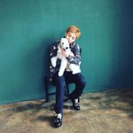 [EXO] 민석이 <b>수색</b>견이랑 노는거 보고싶음