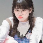 <b>햇살</b>마냥 포실거리는 여돌