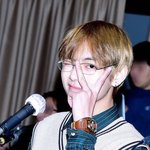 이 코디에 무슨 바지가 어울릴까,,