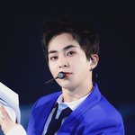 [EXO] 김민석 흑발에 파란<b>수트</b>