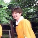 [댓글부탁해] 아빠다리로 <b>오래</b> 못 앉는다는 육성재
