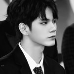 옹성우 최근에 수트 입었을 때