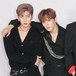 [모두드루와] 김우석 이한결 사진 자꾸 보게 된다