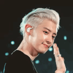 [EXO] 팬들한테 뽀뽀해주는 <b>찬열</b>이 봤니ㅠㅠ