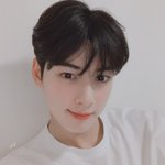 필터 끼고 셀카 찍은 차은우