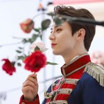 황민현 뮤지컬 연습 사진