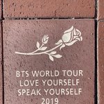 [방탄소년단] 장미볼에 애들 콘 기념 <b>벽돌</b>