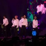 [EXO] 단체 흰<b>셔츠</b> 한국에서도 입혀줘라