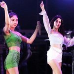 [모두드루와] 제니 <b>의상</b>차별 올라왔다고 글쳐민다음 바로 트와어그로글쓰는