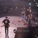 [EXO] <b>세훈이</b> 꽃 들고오는거 모른척 해주는 찬열이