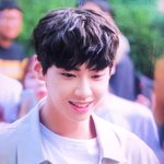 [댓글부탁해] 이진혁 옷 거꾸로 입어서 다시 고쳐<b>입음</b>ㅋㅋ