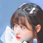 어딘가에 나라 하나 있을듯한 <b>여</b><b>돌</b> 미모
