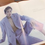 [EXO] 보통 이렇게 앉으면 <b>뱃살</b> 접히지않나?