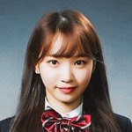 근데 김채원 진짜 <b>반듯</b>하게 생겼다