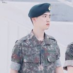 사람치고 눈이 많이 큰 듯한 아이돌